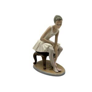 Lladro NAO Figurine Elegant Ballet Ballerina Seated Putting On Slippers No. 387